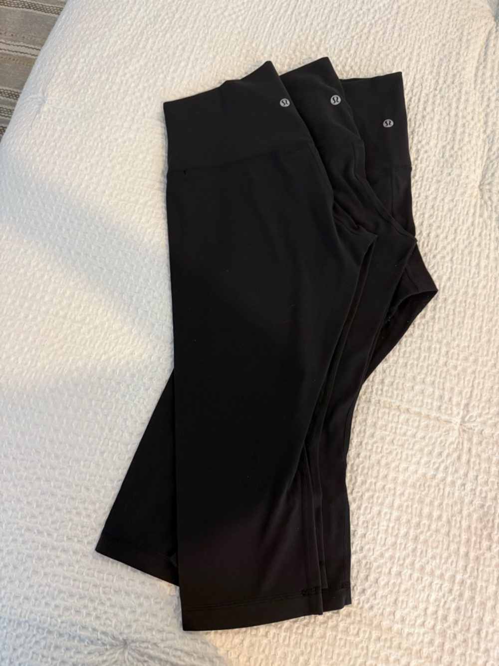 lululemon athletica set of 3 Black Cropped Capri 17” Align Leggings size 8